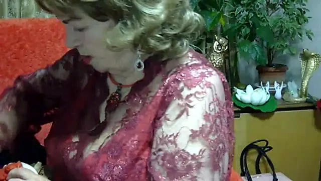 Emma52610 online show from April 19, 2026, 6:10 pm