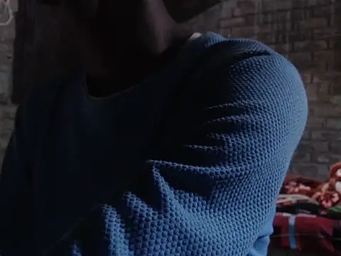 ThethunderPo online show from November 6, 2025, 2:37 am