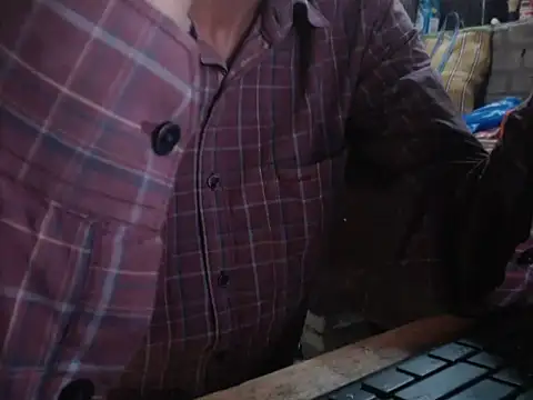 ThethunderPo online show from November 28, 2025, 3:39 am