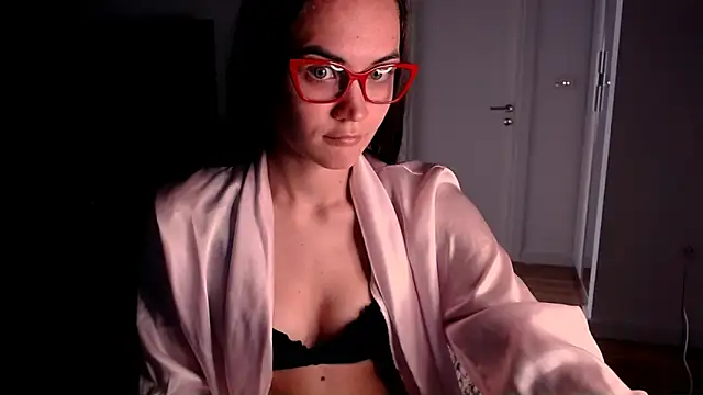 EvelynGG online show from May 22, 2026, 10:57 am