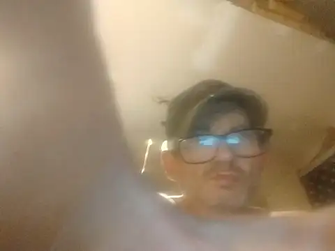 ROBERT0516 online show from December 20, 2025, 12:52 pm