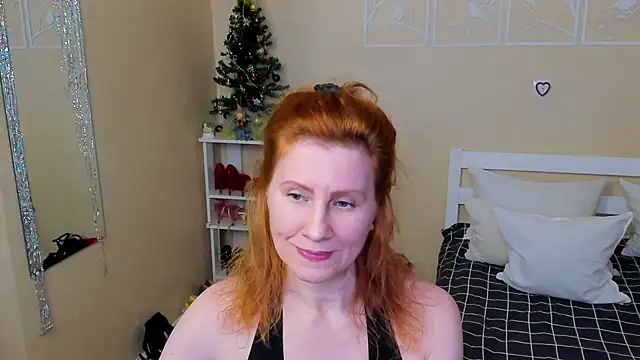 FoxySophia online show from December 15, 2025, 1:39 pm