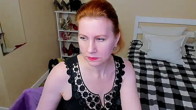 FoxySophia online show from November 6, 2025, 10:19 am