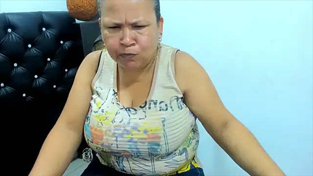 beckyummys online show from September 12, 2025, 12:27 pm