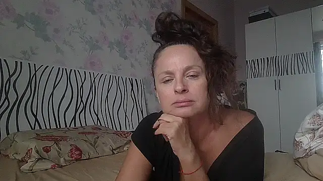 LindaStarS online show from October 7, 2025, 12:39 pm