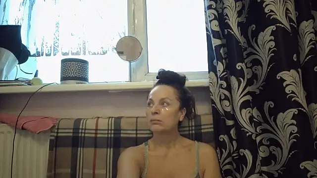 Snapshot of LindaStarS chatting on February 3, 2026, 5:16 am LindaStarS online show from February 3, 2026, 5:16 am