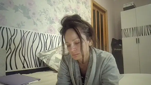 LindaStarS online show from October 20, 2025, 7:14 pm