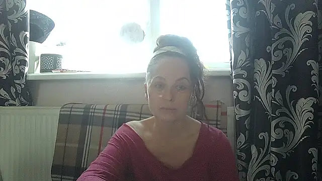Snapshot of LindaStarS chatting on April 14, 2026, 5:12 am LindaStarS online show from April 14, 2026, 5:12 am