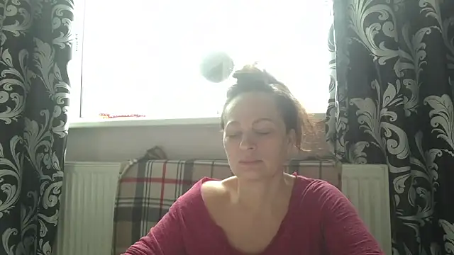 Snapshot of LindaStarS chatting on April 9, 2026, 6:30 am LindaStarS online show from April 9, 2026, 6:30 am