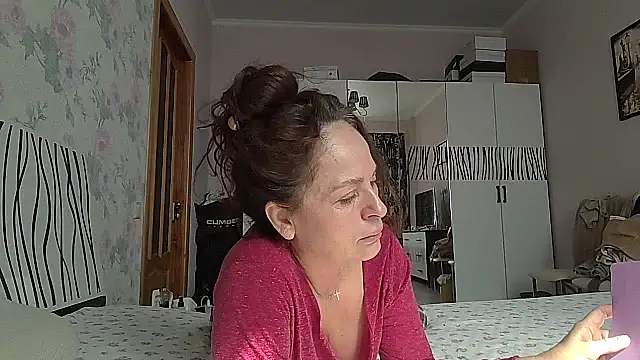 Snapshot of LindaStarS chatting on April 13, 2026, 11:47 am LindaStarS online show from April 13, 2026, 11:47 am