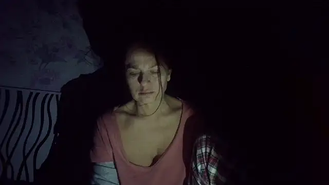 LindaStarS online show from December 15, 2025, 6:25 pm