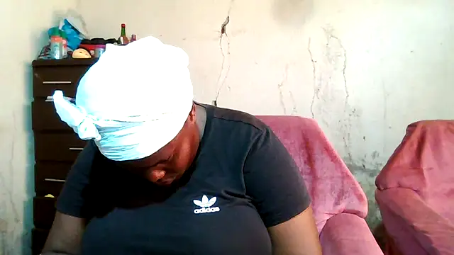 sexybigboobz online show from December 2, 2025, 11:23 am