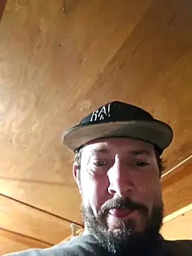 Snapshot of UncutHammer69 chatting on February 1, 2026, 7:17 am UncutHammer69 online show from February 1, 2026, 7:17 am