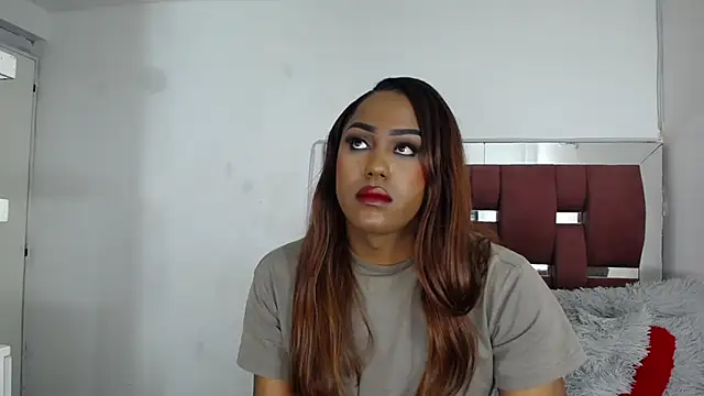 LoraineBigCockTs online show from November 27, 2025, 9:59 pm