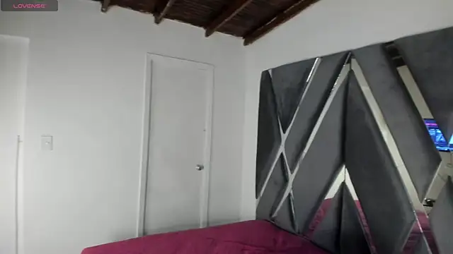 Snapshot of moonsweet1 chatting on November 23, 2025, 2:27 pm moonsweet1 online show from November 23, 2025, 2:27 pm