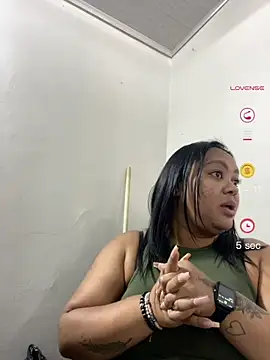 yanza2002 online show from June 27, 2026, 8:59 pm