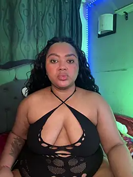 yanza2002 online show from April 15, 2026, 11:38 pm