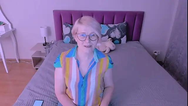 sabrinamacmarren online show from February 19, 2026, 4:59 pm