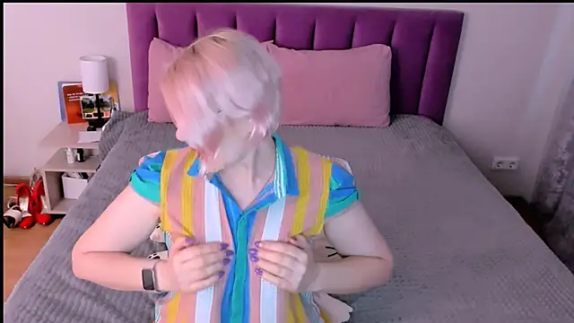 sabrinamacmarren online show from December 4, 2025, 7:07 am