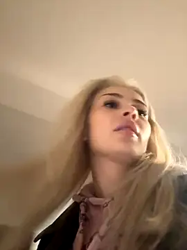 lissababe1 online show from November 5, 2025, 12:14 am