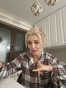 lissababe1 online show from November 3, 2025, 10:02 pm