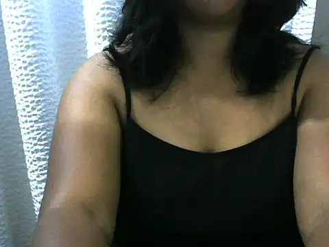 Artinah22 online show from December 17, 2025, 9:42 pm