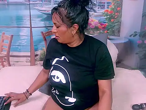 Snapshot of indiansparkle chatting on November 18, 2025, 6:00 pm indiansparkle online show from November 18, 2025, 6:00 pm