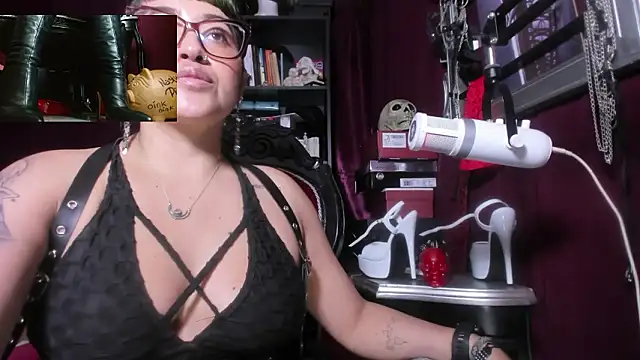 MeGoddesSara online show from March 27, 2026, 8:54 pm