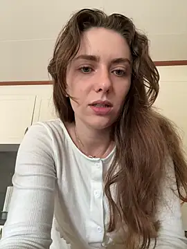 Snapshot of MariiD chatting on April 25, 2026, 7:11 am MariiD online show from April 25, 2026, 7:11 am