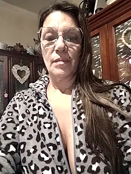 Snapshot of Melmamalhuda@xh chatting on February 18, 2026, 2:13 pm Melmamalhudaxh online show from February 18, 2026, 2:13 pm