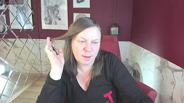 KellyPerfection online show from December 18, 2025, 5:23 am