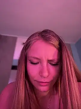 Snapshot of AnastasiaAniess chatting on February 13, 2026, 9:48 pm AnastasiaAniess online show from February 13, 2026, 9:48 pm