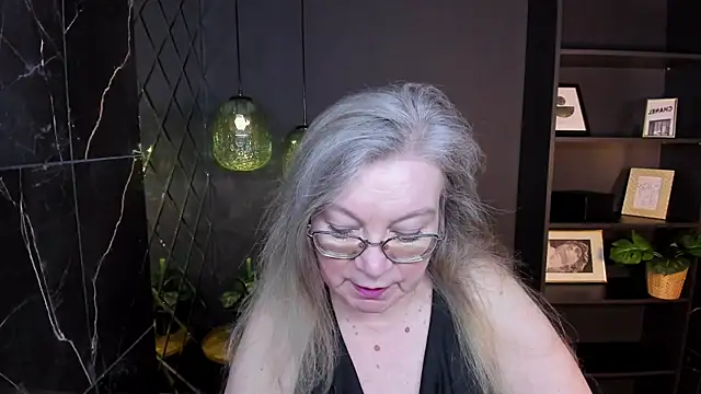 NataliMellow online show from February 28, 2026, 1:00 pm