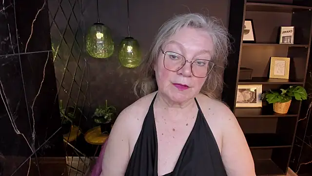 NataliMellow online show from May 17, 2026, 1:11 pm