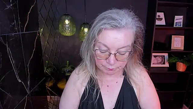NataliMellow online show from July 4, 2026, 1:15 pm