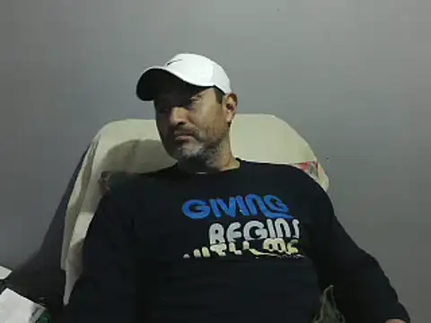 dantehot2020 online show from January 5, 2025, 10:40 pm