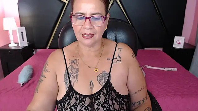 Snapshot of laura_riley chatting on January 31, 2025, 3:33 pm laura riley online show from January 31, 2025, 3:33 pm