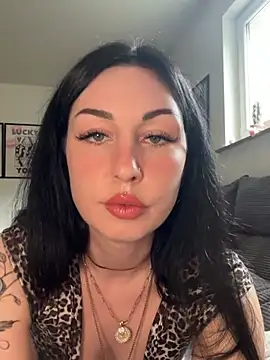 Estherjizz online show from May 20, 2026, 2:14 pm