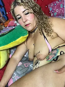 Snapshot of camile_milf chatting on February 25, 2026, 4:07 pm camile milf online show from February 25, 2026, 4:07 pm