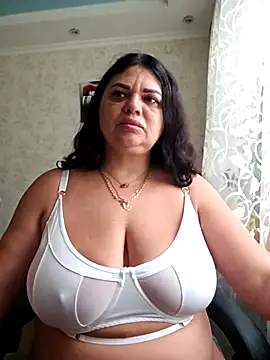 littleRikka online show from November 3, 2025, 7:57 am