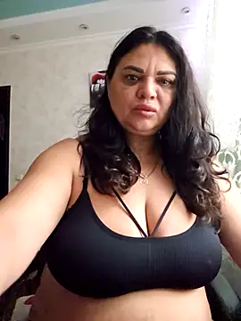 littleRikka online show from November 7, 2025, 8:08 am