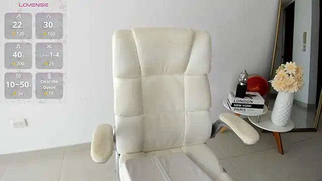 Snapshot of renata_t_ chatting on June 23, 2026, 3:32 pm renata t online show from June 23, 2026, 3:32 pm