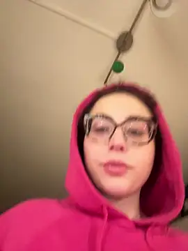 Snapshot of ladyturtle chatting on March 21, 2026, 8:24 pm ladyturtle online show from March 21, 2026, 8:24 pm