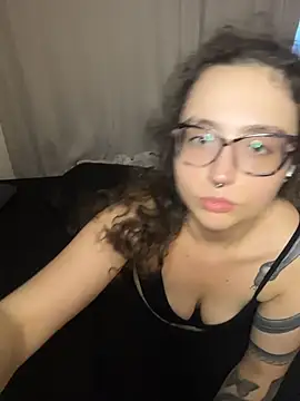 Snapshot of ladyturtle chatting on July 9, 2026, 4:39 pm ladyturtle online show from July 9, 2026, 4:39 pm