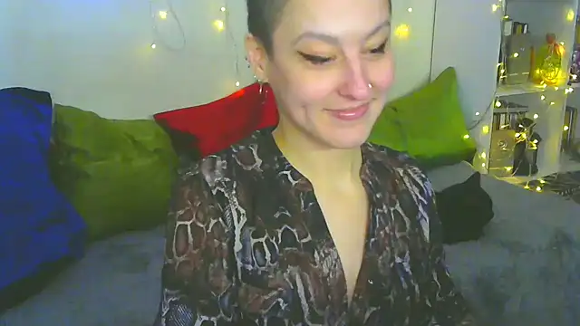 Snapshot of MartaBounty chatting on November 4, 2025, 5:22 am MartaBounty online show from November 4, 2025, 5:22 am