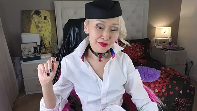 RoxalanaStar online show from May 29, 2026, 9:21 pm