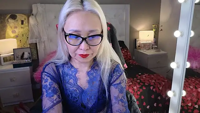 RoxalanaStar online show from January 31, 2026, 11:25 pm