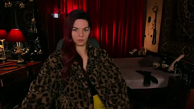 Snapshot of MargoTigress chatting on March 3, 2026, 8:32 am MargoTigress online show from March 3, 2026, 8:32 am