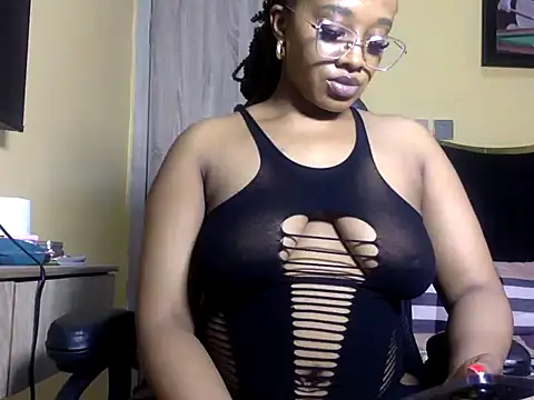 Snapshot of BOOTYBANGER24xx chatting on June 25, 2026, 9:25 am BOOTYBANGER24xx online show from June 25, 2026, 9:25 am