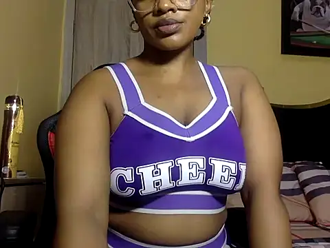 Snapshot of BOOTYBANGER24xx chatting on June 23, 2026, 9:18 am BOOTYBANGER24xx online show from June 23, 2026, 9:18 am